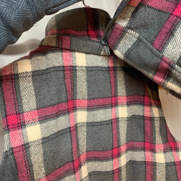 SWS Plaid Vest w/ Removeable Hood - Picture 5 of 9
